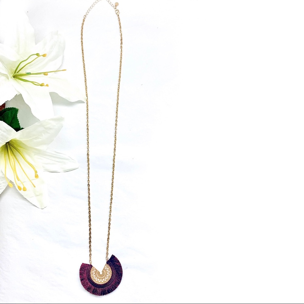 *Popular Burgundy Fan Pendent Necklace*